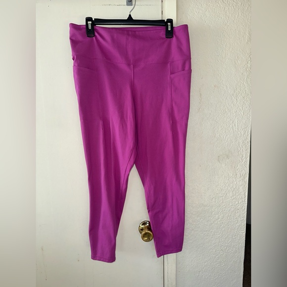 Leggings With Pockets - Picture 1 of 5